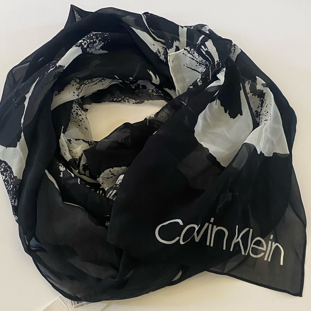 Calvin Klein Decorative Scarf - Picture 2 of 4